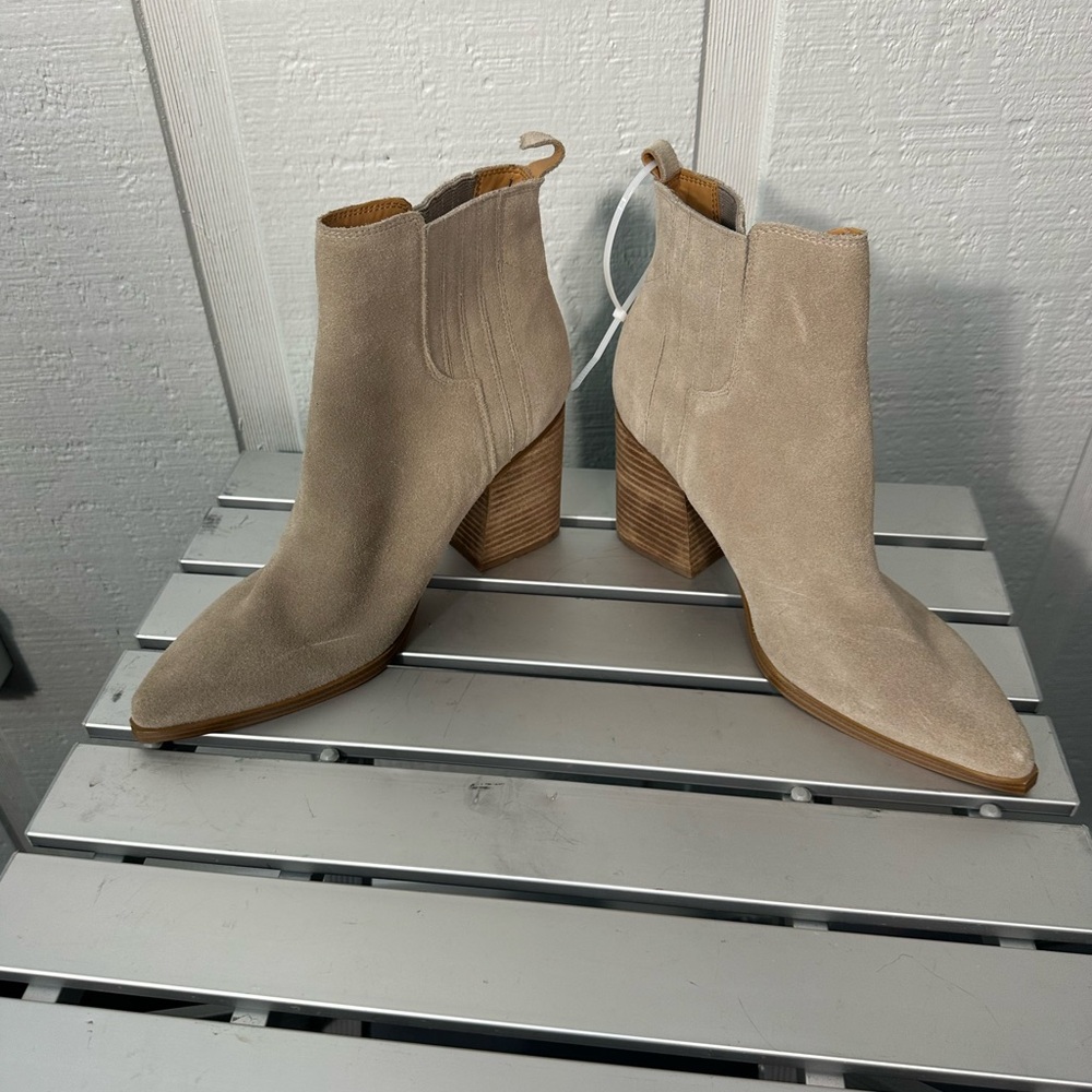Marc Fisher Women's Matter Chelsea Ankle Boot in Cloud Suede Size 11 NWOT - Picture 9 of 11